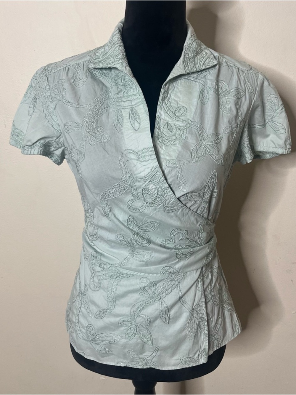 Lafayette 148 New York V~Neck Mint Green Floral Embroidered Cotton Wrap Top Sz 6